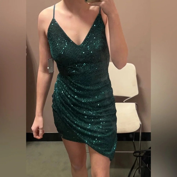 Dresses & Skirts - Emerald Green Sparkle Short Formal Dress